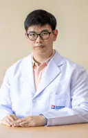 นายแพทย์ สุขุม สถิตเวโรจน์